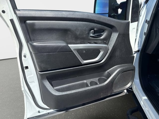 2024 Nissan Titan XD SV