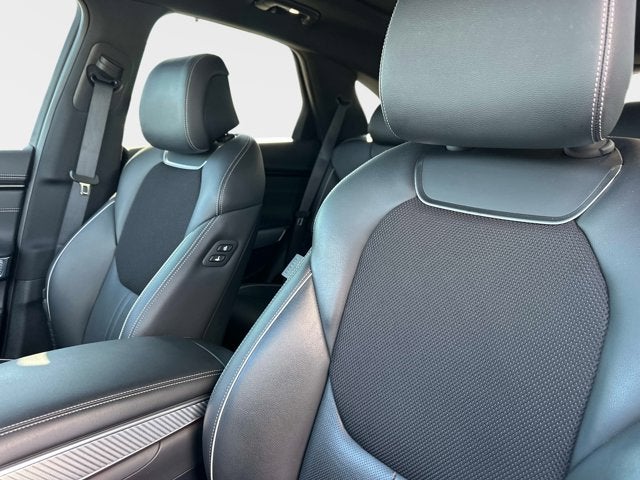 2024 Genesis GV70 2.5T