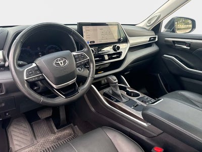 2023 Toyota Highlander Platinum