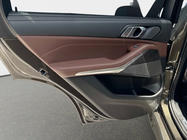 2025 BMW X5 M60i
