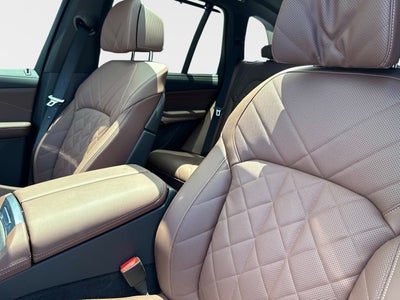2025 BMW X5 M60i