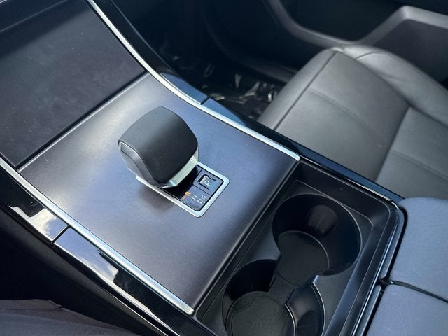 2026 Land Rover Range Rover Velar Dynamic SE