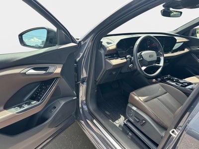 2025 Audi Q6 e-tron Prestige