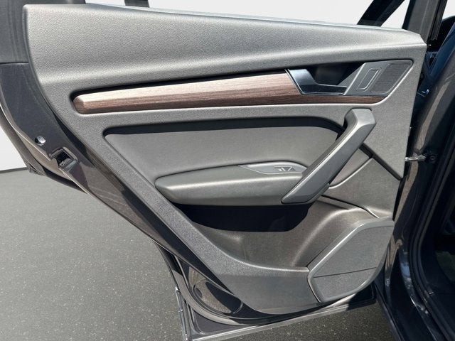 2025 Audi Q5 Premium