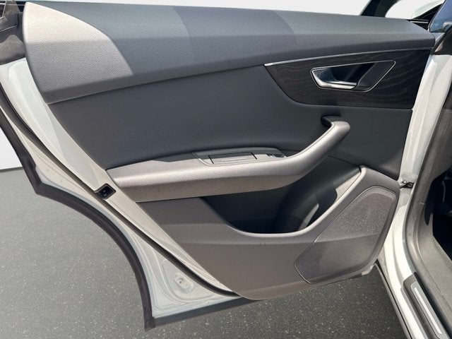 2023 Audi Q8 Premium