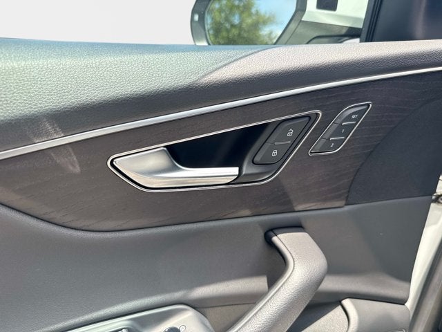 2023 Audi Q8 Premium