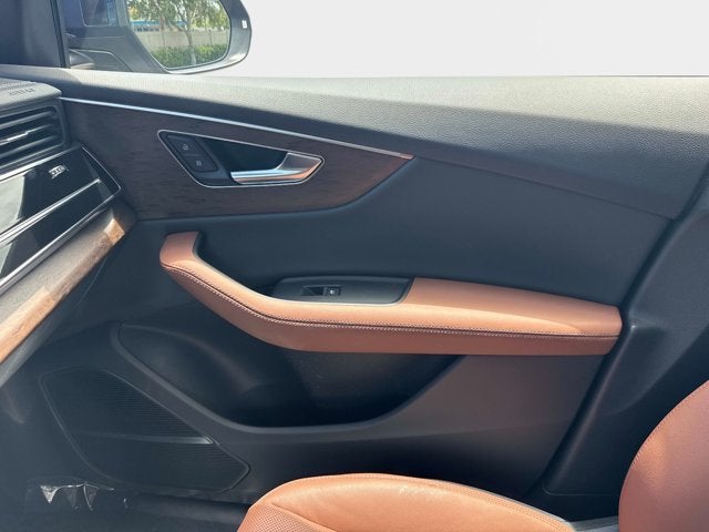 2025 Audi Q8 Premium Plus