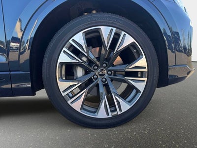 2025 Audi Q8 Premium Plus
