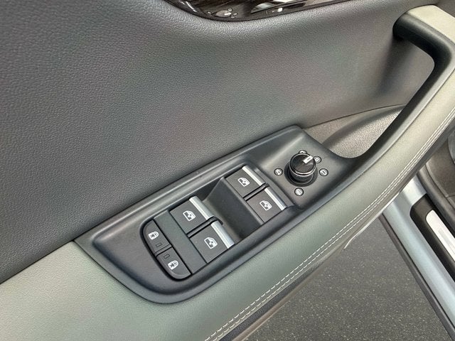 2024 Audi Q8 Premium Plus