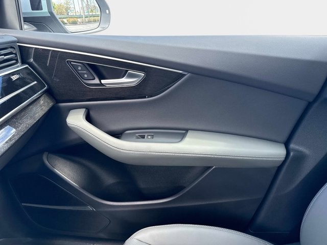 2024 Audi Q8 Premium Plus