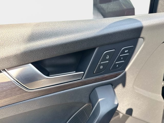 2023 Audi Q5 S line Prestige