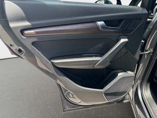 2023 Audi Q5 S line Premium