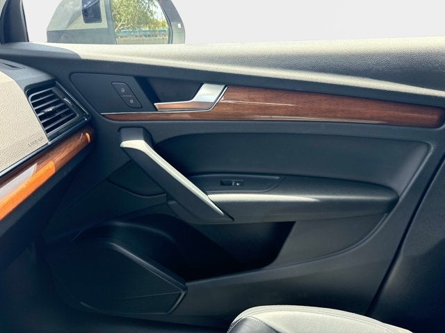 2023 Audi Q5 S line Premium