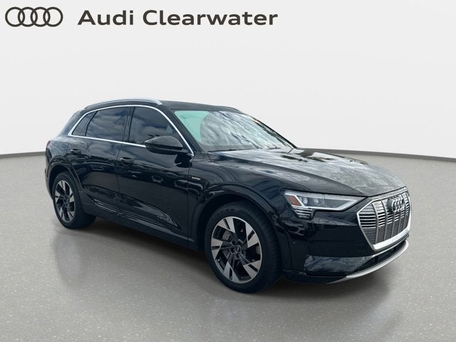 2022 Audi e-tron Premium Plus