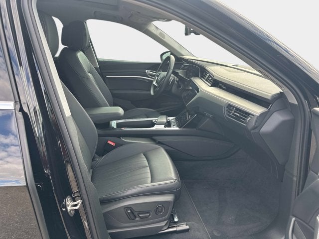 2022 Audi e-tron Premium Plus