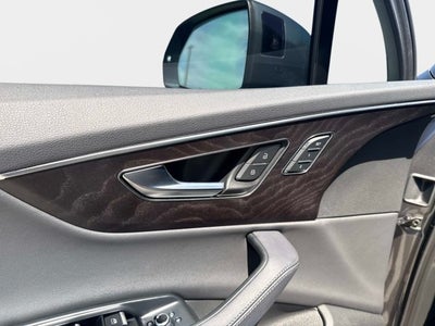 2023 Audi Q7 Premium Plus
