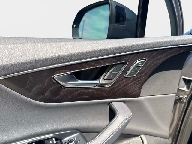 2023 Audi Q7 Premium Plus