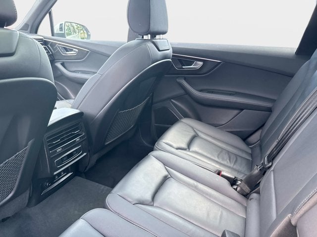 2025 Audi Q7 Premium Plus
