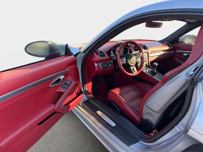 2022 Porsche 718 Cayman Base