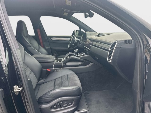 2022 Porsche Cayenne GTS