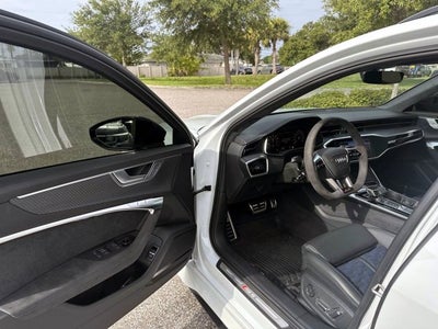 2024 Audi RS 6 Avant performance