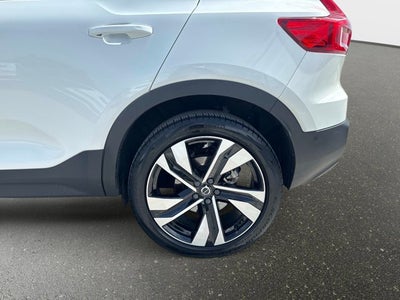 2023 Volvo XC40 Plus Dark Theme