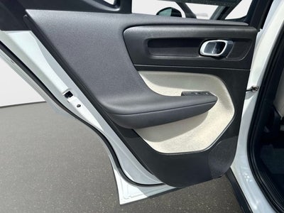 2023 Volvo XC40 Plus Dark Theme
