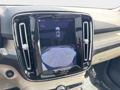 2023 Volvo XC40 Plus Dark Theme