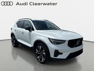 2023 Volvo XC40 Plus Dark Theme