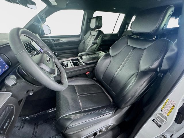 2025 Jeep Wagoneer Base