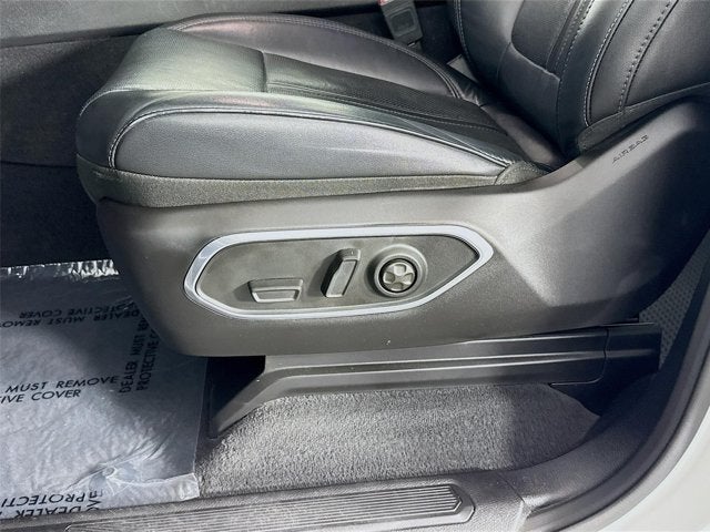 2025 Jeep Wagoneer Base