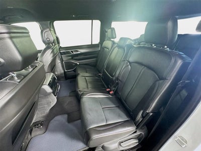 2025 Jeep Wagoneer Base
