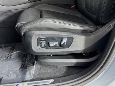2025 BMW X6 xDrive40i