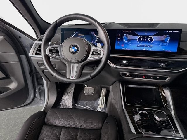 2025 BMW X6 xDrive40i