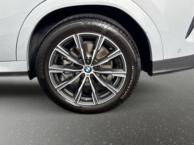 2025 BMW X6 xDrive40i