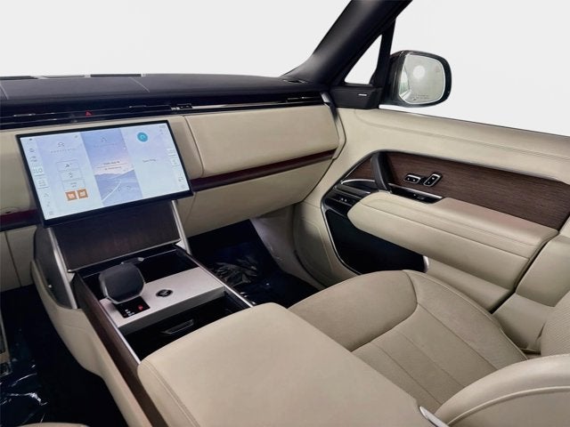 2025 Land Rover Range Rover SE