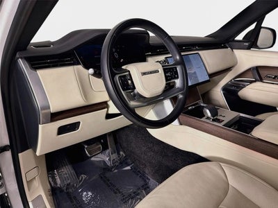 2025 Land Rover Range Rover SE