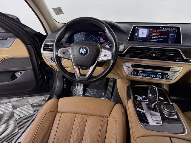 2022 BMW 7 Series 740i