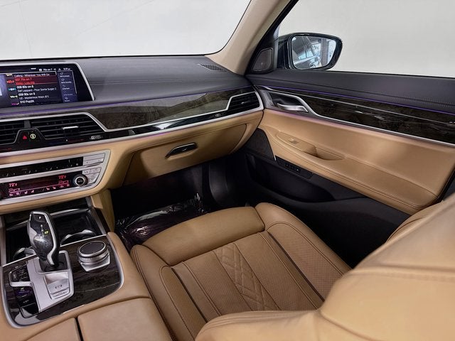 2022 BMW 7 Series 740i