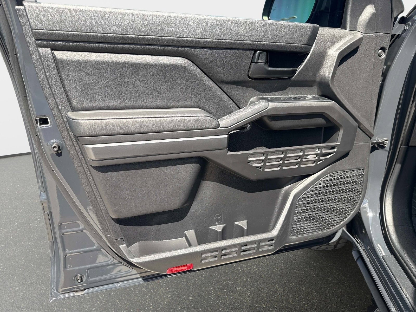 2025 Toyota Tacoma 4WD SR5