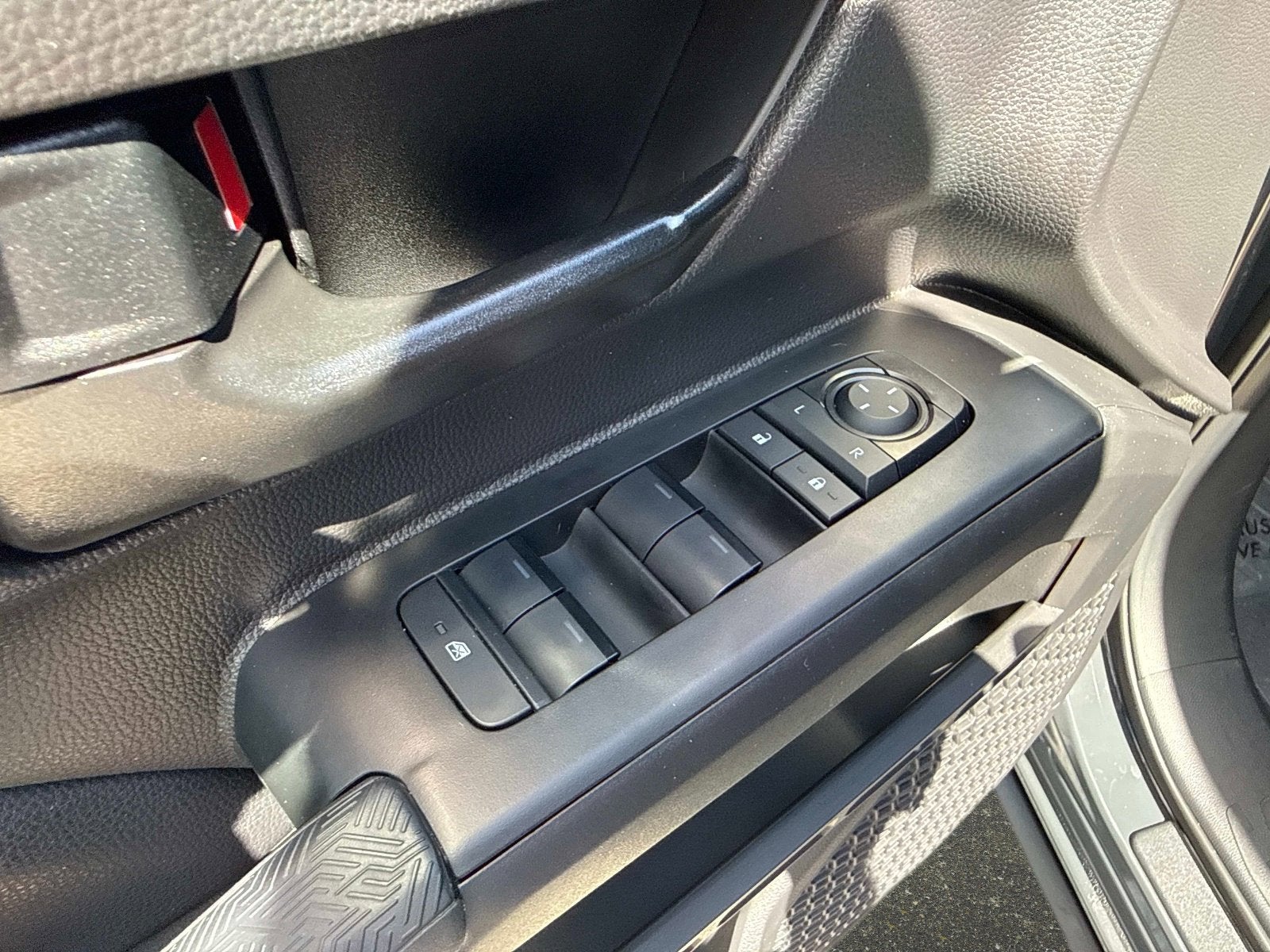 2025 Toyota Tacoma 4WD SR5