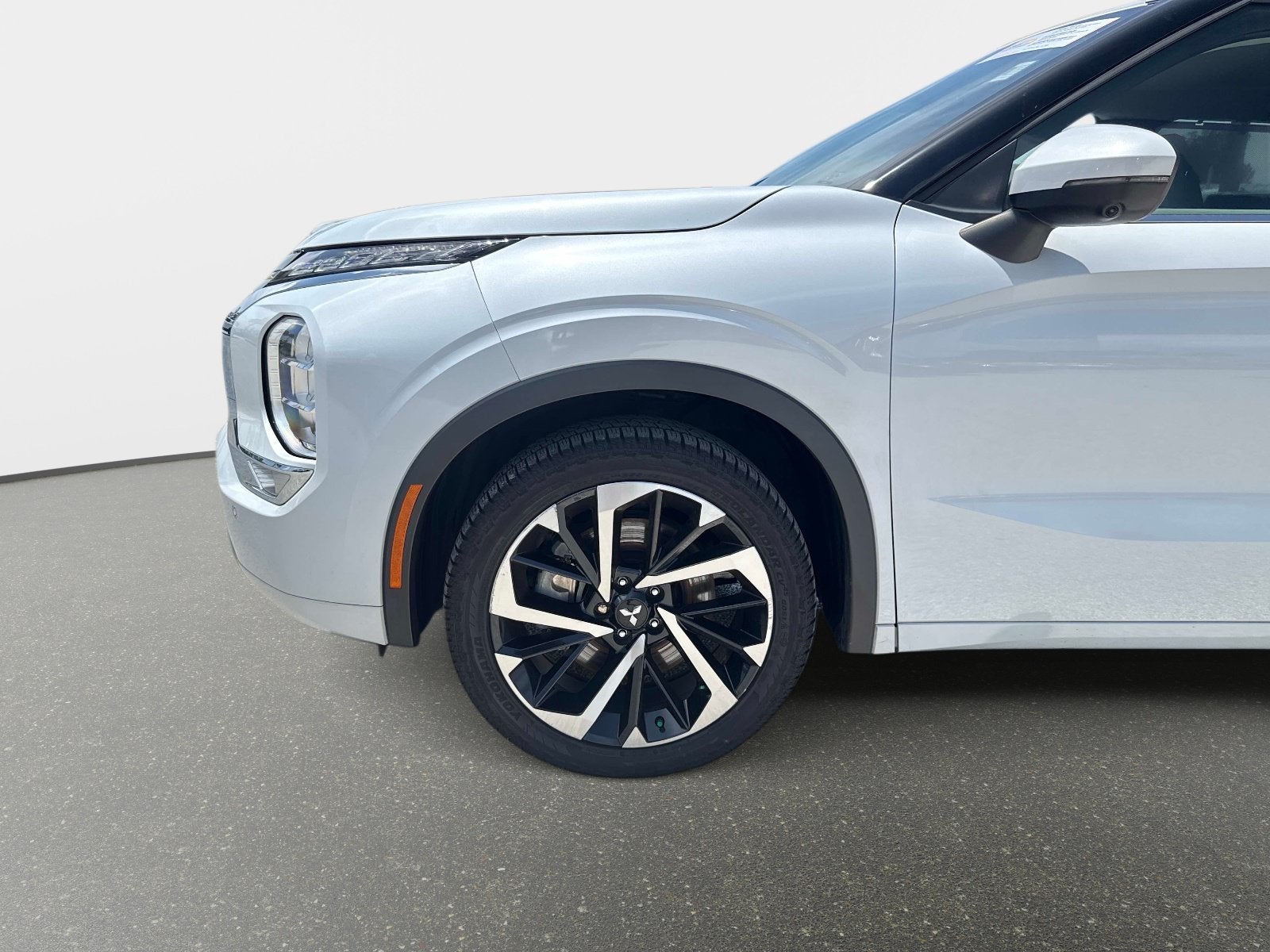 2023 Mitsubishi Outlander SEL