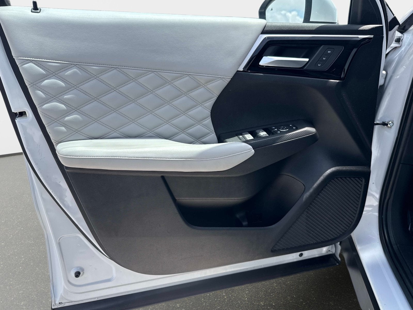 2023 Mitsubishi Outlander SEL