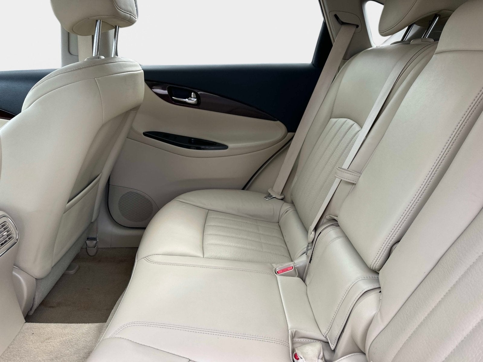 2016 INFINITI QX50 Base
