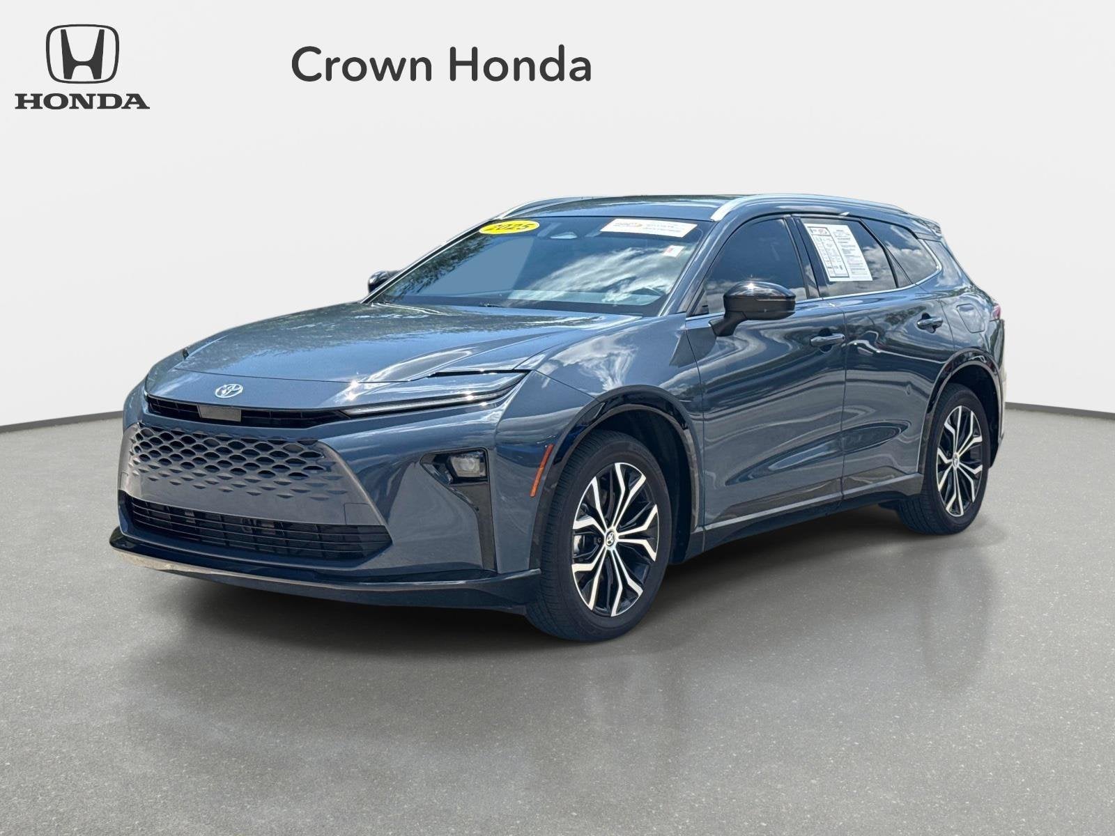 2025 Toyota Crown Signia XLE