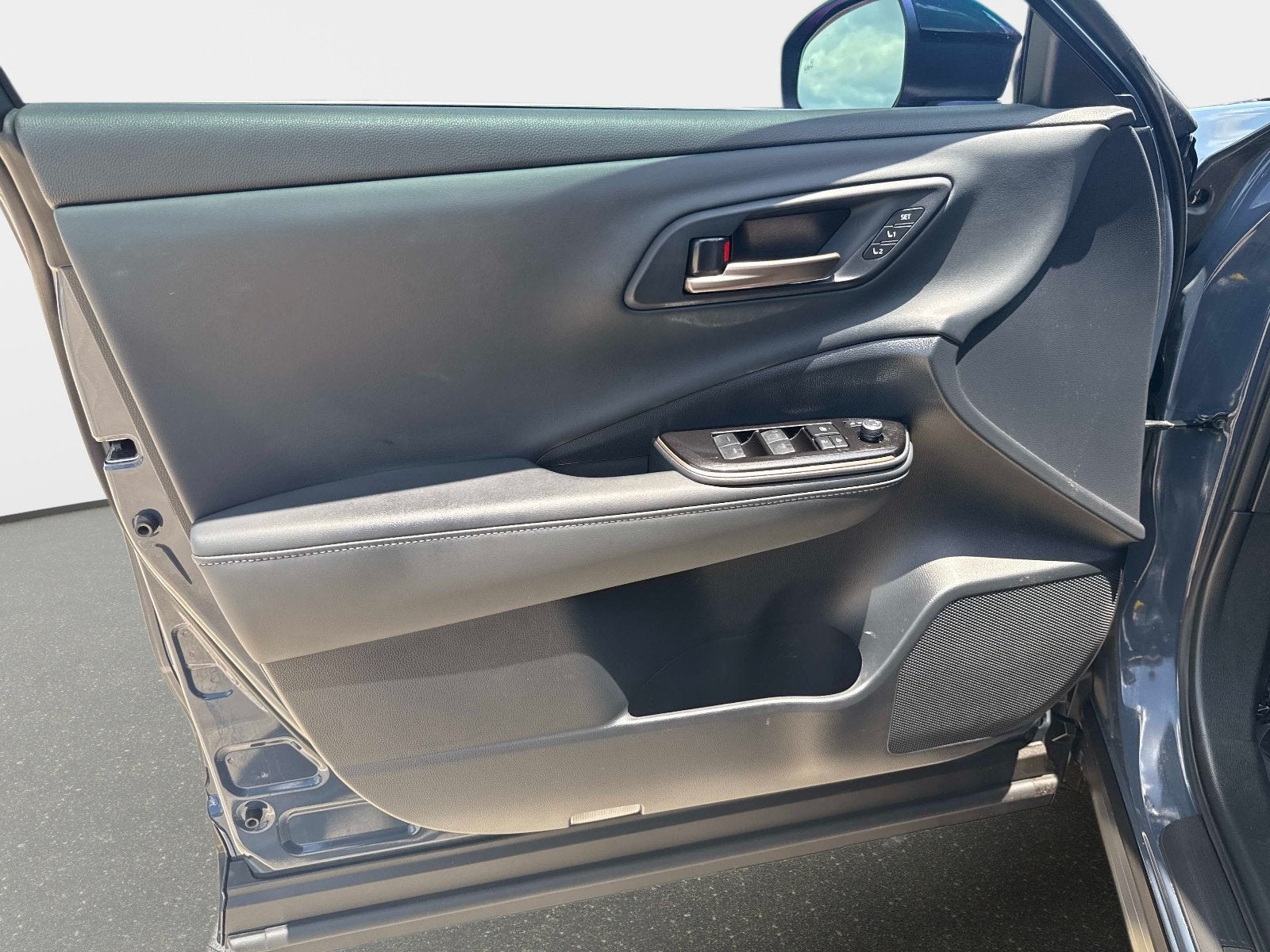 2025 Toyota Crown Signia XLE