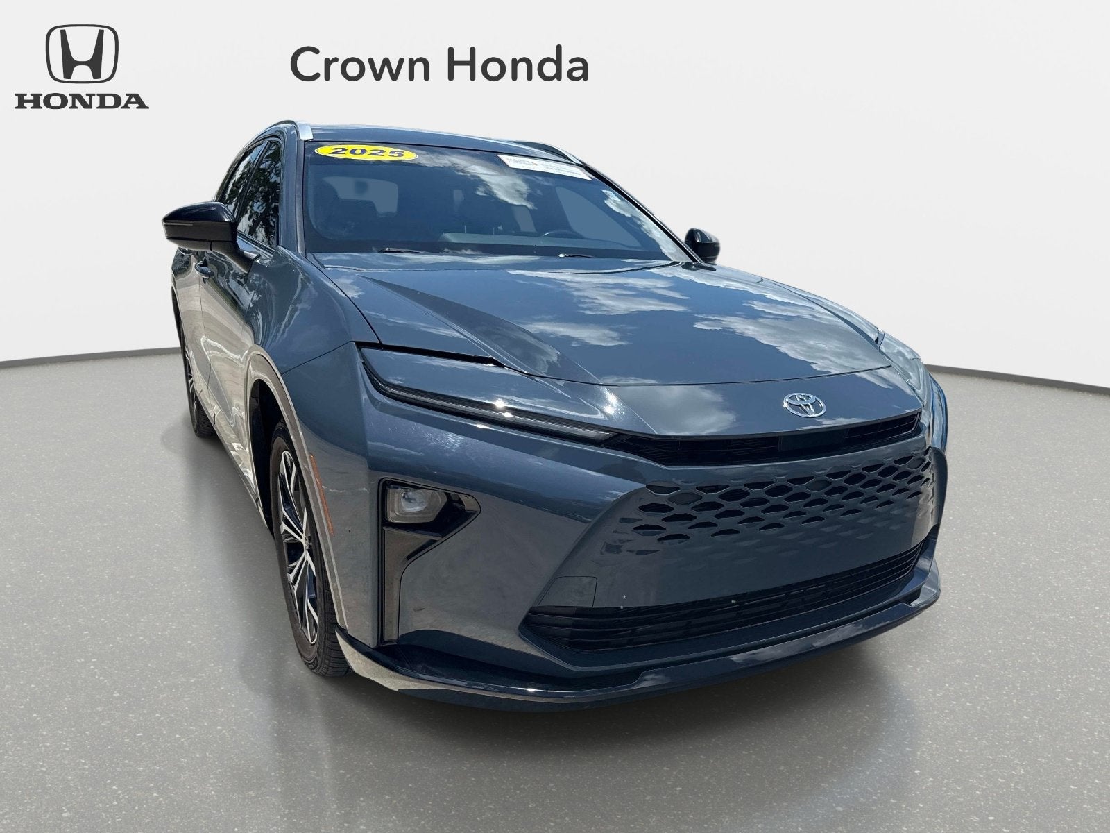 2025 Toyota Crown Signia XLE