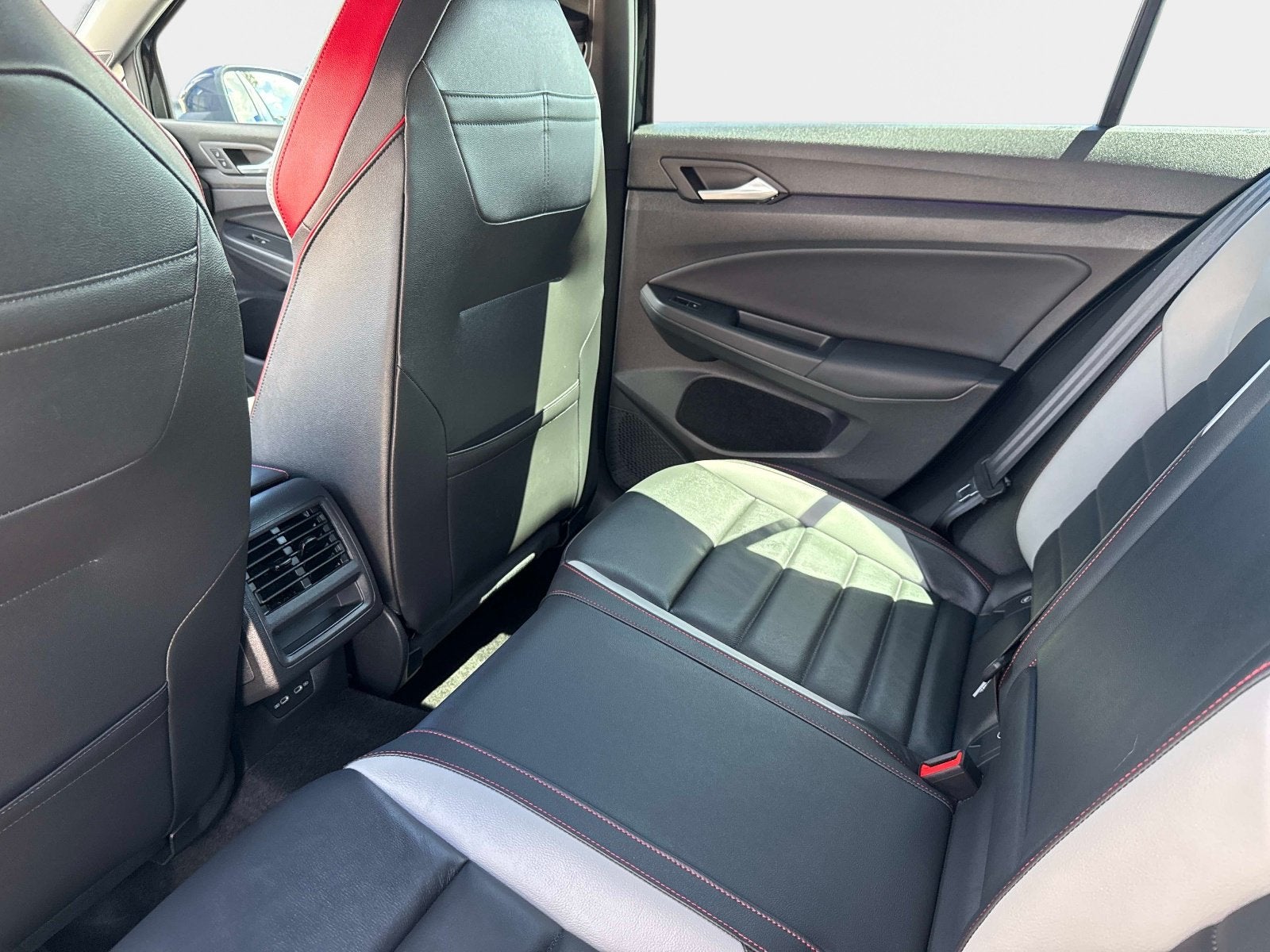 2022 Volkswagen Golf GTI SE