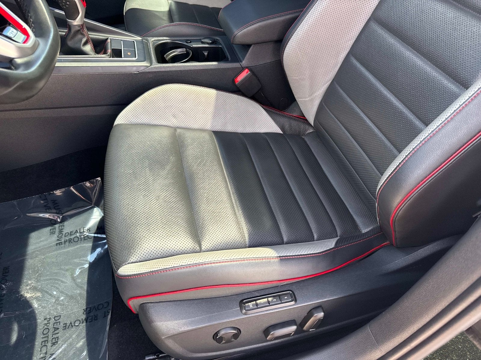 2022 Volkswagen Golf GTI SE