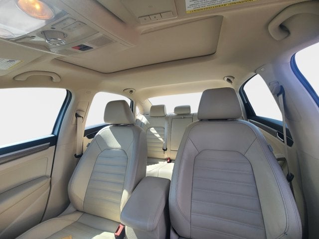 2017 Volkswagen Passat SEL Premium